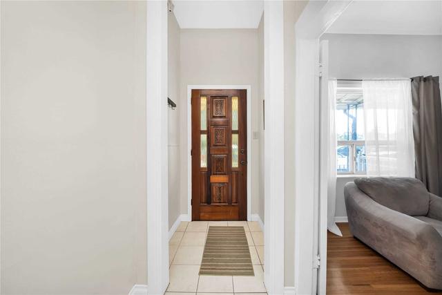 12 Peel Ave, House attached with 3 bedrooms, 2 bathrooms and 1 parking in Toronto ON | Image 11