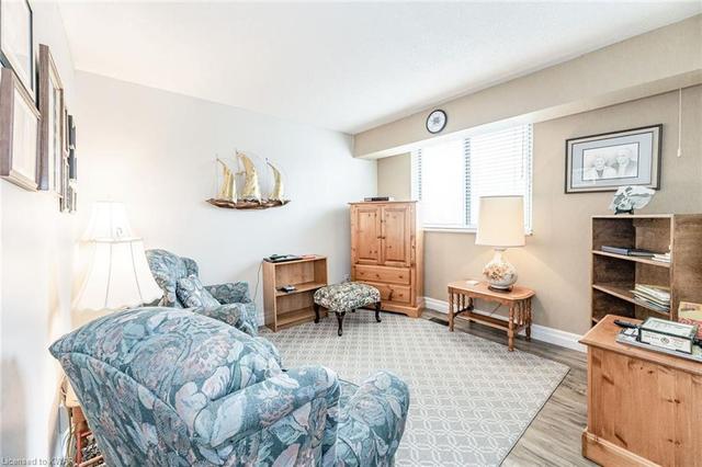 205 - 250 Glenridge Drive, House attached with 3 bedrooms, 2 bathrooms and 1 parking in Waterloo ON | Image 24
