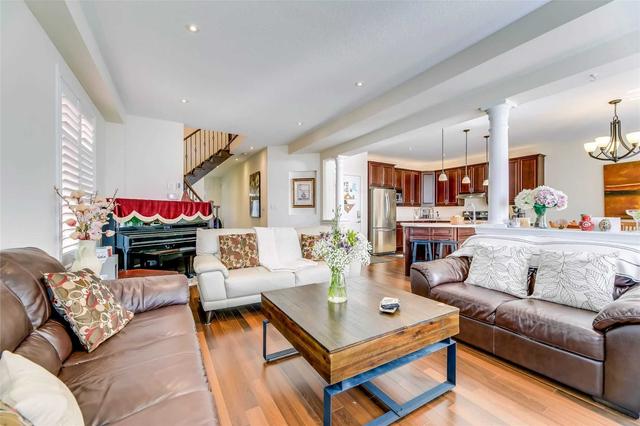 3304 Granite Gate, House detached with 4 bedrooms, 3 bathrooms and 5 parking in Burlington ON | Image 2