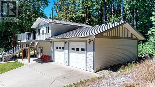1356 Roberts Creek Road, House detached with 3 bedrooms, 3 bathrooms and 9 parking in Sunshine Coast D BC | Image 34