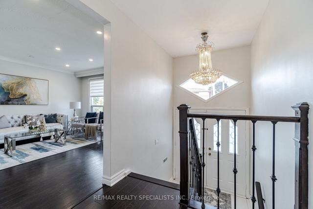 137 Ardwick Blvd, House semidetached with 3 bedrooms, 3 bathrooms and 2 parking in Toronto ON | Image 28
