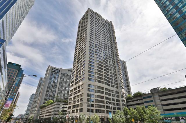 1318 - 55 Harbour Sq, Condo with 2 bedrooms, 2 bathrooms and 1 parking in Toronto ON | Image 29