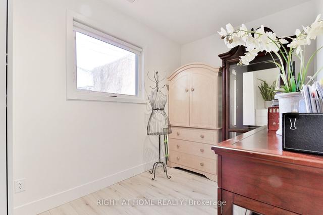 196 Manning Ave, House semidetached with 2 bedrooms, 2 bathrooms and 0 parking in Toronto ON | Image 2