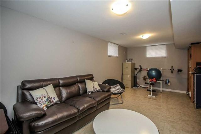 104 Wessenger Dr, House attached with 3 bedrooms, 3 bathrooms and 4 parking in Barrie ON | Image 18