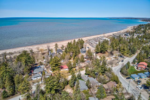 56 Homewood Ave, House detached with 2 bedrooms, 1 bathrooms and 2 parking in Wasaga Beach ON | Image 20