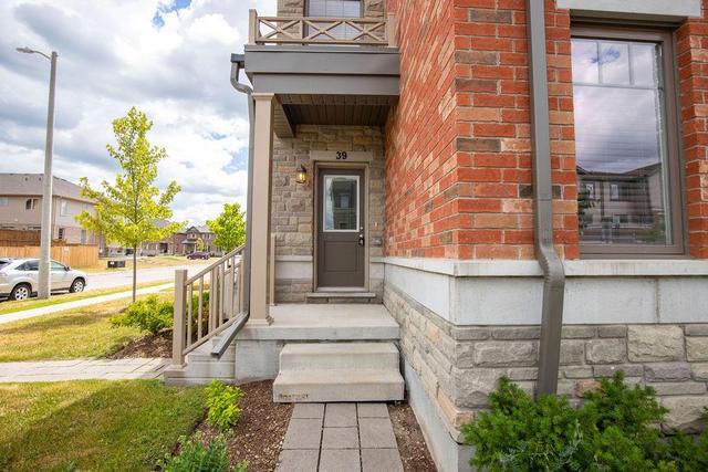 39 - 39 Kay Crescent, House attached with 3 bedrooms, 1 bathrooms and 1 parking in Guelph ON | Image 3