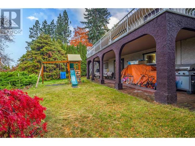 1102 Bentien Road, House detached with 6 bedrooms, 3 bathrooms and 4 parking in Kelowna BC | Image 11