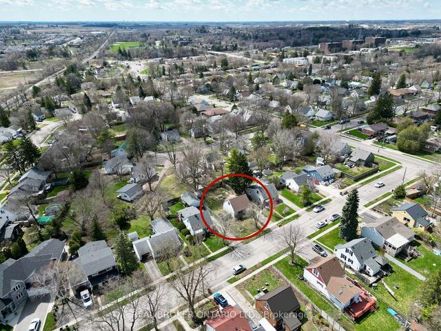26 Memorial Cres, House detached with 3 bedrooms, 1 bathrooms and 3 parking in Guelph ON | Image 25