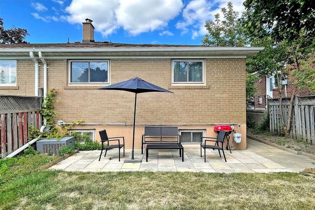 drive - 25 Clydesdale Dr, House semidetached with 3 bedrooms, 2 bathrooms and 3 parking in Toronto ON | Image 31