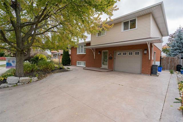 207 Christopher Dr, House detached with 3 bedrooms, 2 bathrooms and 3 parking in Cambridge ON | Image 1