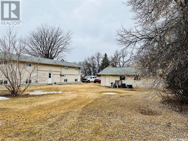 415 Jamieson Avenue, House detached with 8 bedrooms, 4 bathrooms and null parking in Birch Hills SK | Image 4