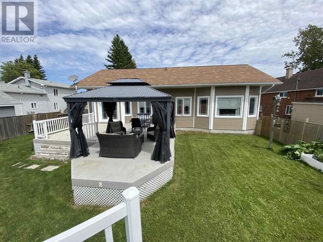 47 Arthur Ave, House detached with 4 bedrooms, 2 bathrooms and null parking in Cochrane ON | Image 39