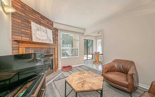 11 Houghton Crt, House detached with 3 bedrooms, 3 bathrooms and 6 parking in Whitby ON | Image 6