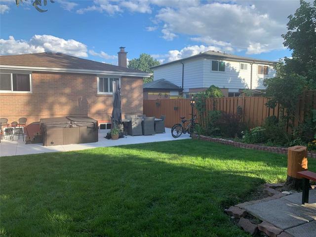 354 Balmoral Dr, House detached with 3 bedrooms, 3 bathrooms and 4 parking in Brampton ON | Image 19