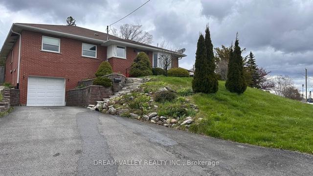 708 Tennyson Ave, House detached with 4 bedrooms, 3 bathrooms and 4 parking in Oshawa ON | Image 12