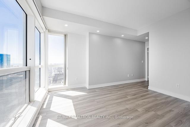 4909 - 386 Yonge St, Condo with 2 bedrooms, 2 bathrooms and 1 parking in Toronto ON | Image 7