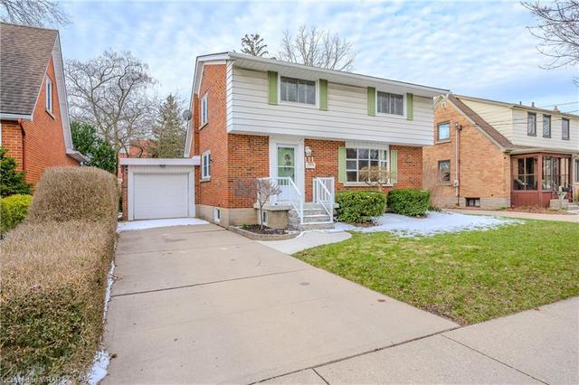 111 Brentwood Avenue, House detached with 4 bedrooms, 2 bathrooms and 3 parking in Kitchener ON | Image 1