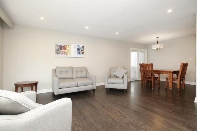 19 Burnhamill Pl, House detached with 4 bedrooms, 2 bathrooms and 4 parking in Toronto ON | Image 13