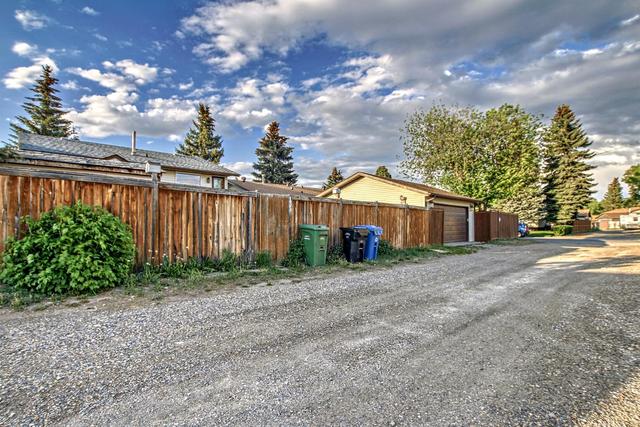 135 Abadan Place Ne, House detached with 5 bedrooms, 2 bathrooms and 2 parking in Calgary AB | Image 25