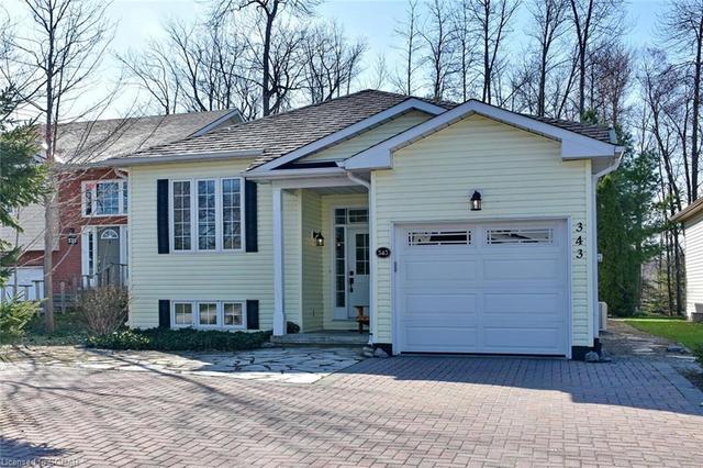 343 Robinson Road, House detached with 3 bedrooms, 2 bathrooms and 5 parking in Wasaga Beach ON | Image 1