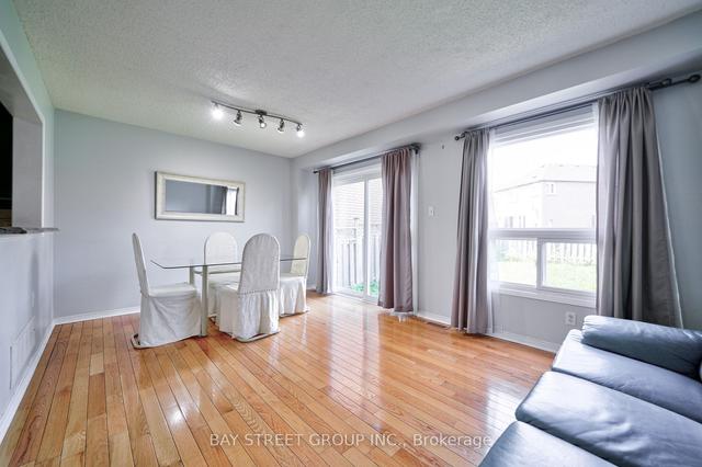 73 Mindy Cres, House attached with 3 bedrooms, 2 bathrooms and 5 parking in Markham ON | Image 4