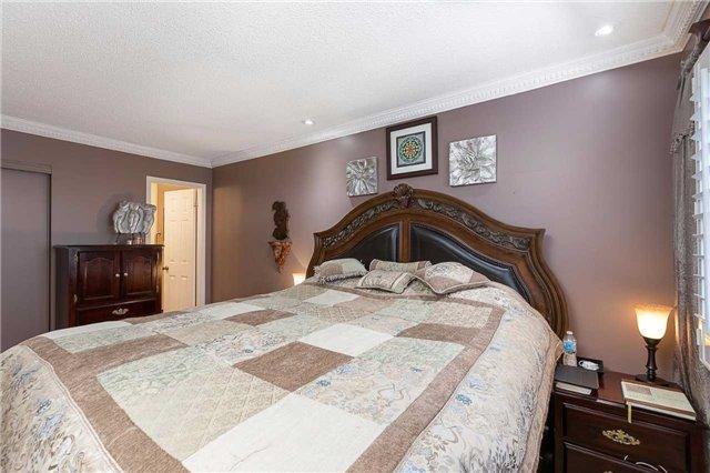 728 Shanahan Blvd, House attached with 3 bedrooms, 3 bathrooms and 2 parking in Newmarket ON | Image 14