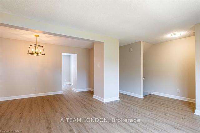 75 - 35 Waterman Ave, Townhouse with 3 bedrooms, 2 bathrooms and 2 parking in London ON | Image 5