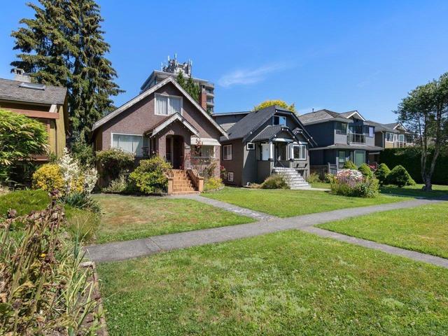 4633 W 11th Avenue, House detached with 5 bedrooms, 2 bathrooms and null parking in Vancouver BC | Image 3