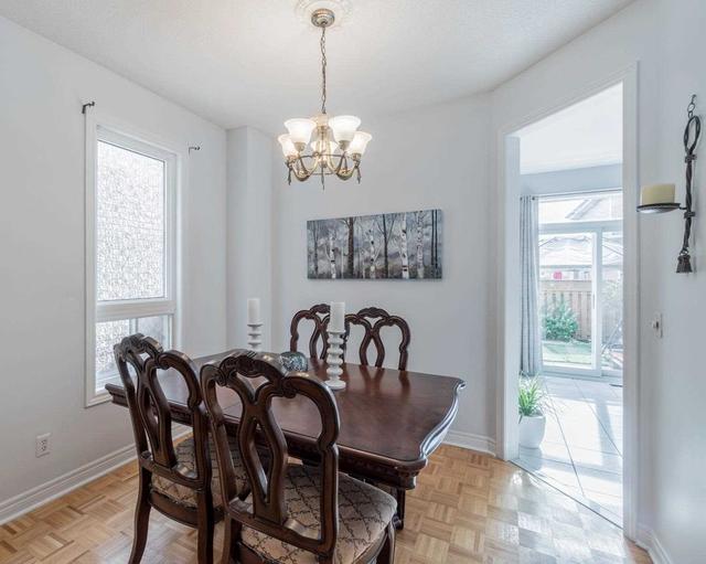 53 Red Hawk Rd, House semidetached with 3 bedrooms, 3 bathrooms and 3 parking in Toronto ON | Image 4
