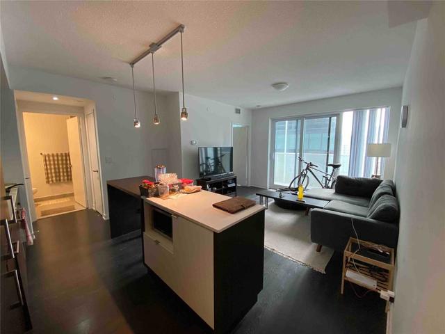 1401 - 100 Harbour St, Condo with 1 bedrooms, 1 bathrooms and 0 parking in Toronto ON | Image 1