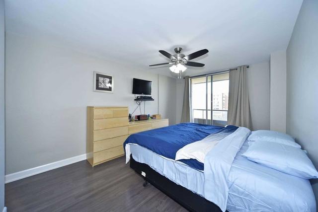 813 - 25 Four Winds Dr, Condo with 3 bedrooms, 2 bathrooms and 1 parking in Toronto ON | Image 21