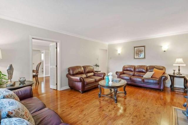 149 Fenn Ave, House detached with 5 bedrooms, 3 bathrooms and 6 parking in Toronto ON | Image 5