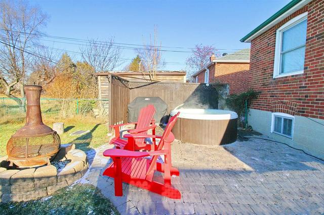 148 Tower Dr, House detached with 3 bedrooms, 2 bathrooms and 6 parking in Toronto ON | Image 20