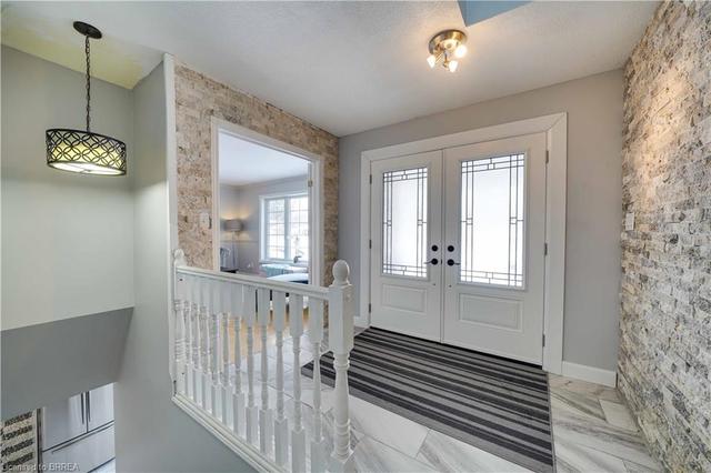 upper - 197 Memorial Drive, House detached with 3 bedrooms, 2 bathrooms and 3 parking in Brantford ON | Image 2