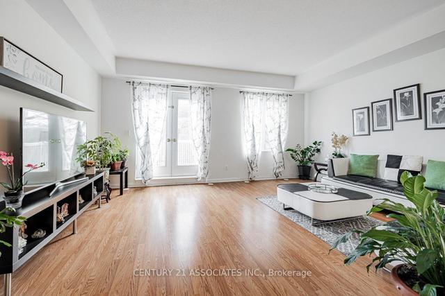 13 - 3029 Finch Ave W, Townhouse with 3 bedrooms, 4 bathrooms and 2 parking in Toronto ON | Image 4
