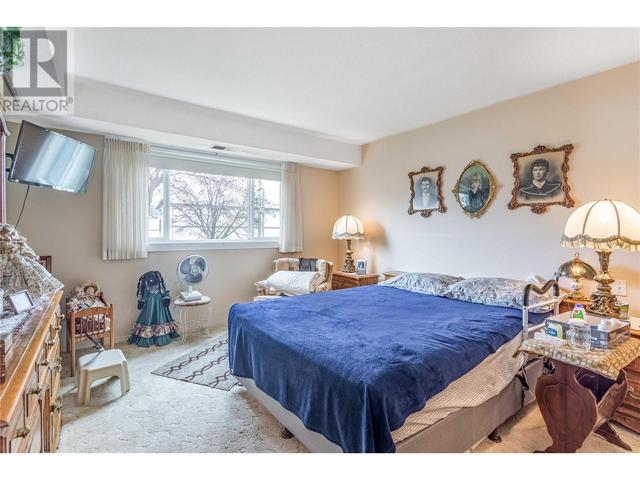 164 - 1045 Sutherland Avenue, Condo with 2 bedrooms, 2 bathrooms and 1 parking in Kelowna BC | Image 12
