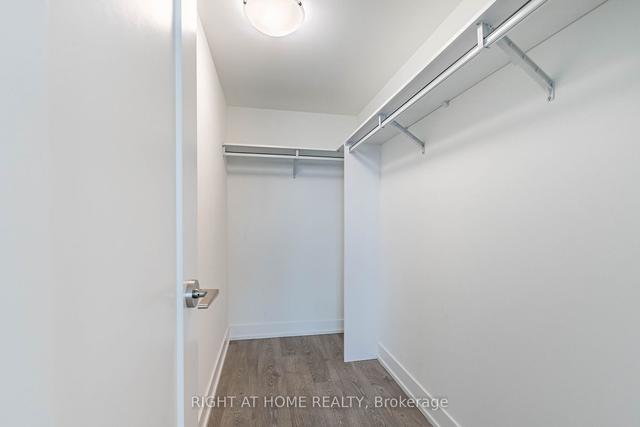 1236 - 5 Mabelle Ave, Condo with 2 bedrooms, 2 bathrooms and 1 parking in Toronto ON | Image 8