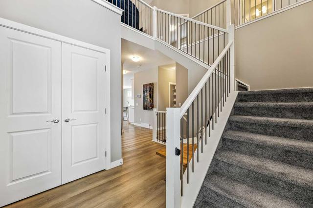 84 Crestbrook Way Sw, House detached with 4 bedrooms, 2 bathrooms and 4 parking in Calgary AB | Image 2