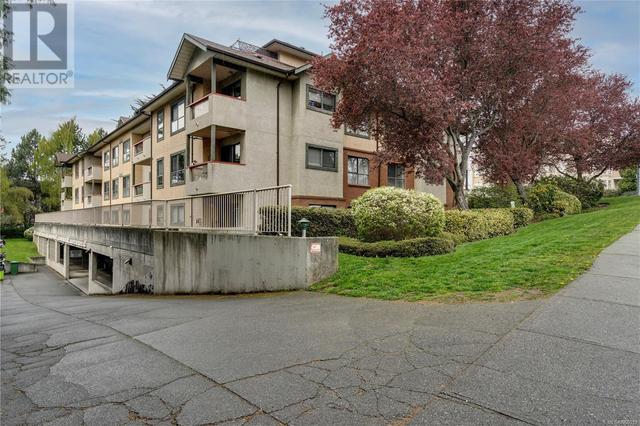 206 - 7 Gorge Rd W, Condo with 2 bedrooms, 2 bathrooms and 1 parking in Saanich BC | Image 23