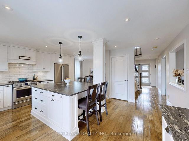 722 Firth Crt, House detached with 4 bedrooms, 4 bathrooms and 6 parking in Newmarket ON | Image 37