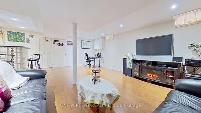 25 Charcoal Dr, House detached with 3 bedrooms, 4 bathrooms and 5 parking in Toronto ON | Image 24