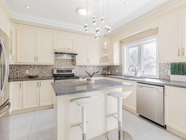 158 b Leyton Ave, House detached with 4 bedrooms, 5 bathrooms and 3 parking in Toronto ON | Image 4