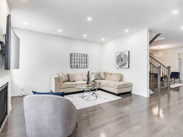146 Alistair Cres, House detached with 4 bedrooms, 4 bathrooms and 6 parking in Vaughan ON | Image 8