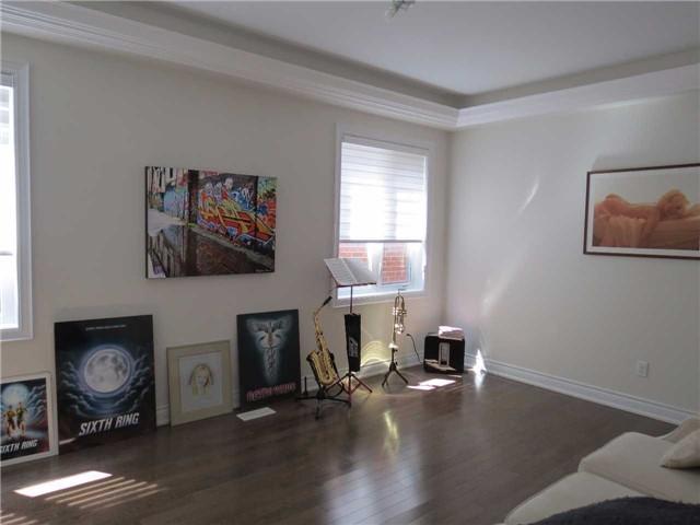 181 Goddard St, House detached with 4 bedrooms, 3 bathrooms and 2 parking in Toronto ON | Image 4