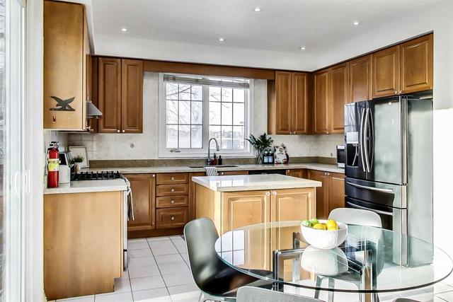 2 Crew Cres, House detached with 4 bedrooms, 4 bathrooms and 8 parking in Vaughan ON | Image 35