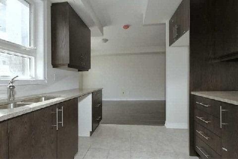 12 - 95 Kayla Cres, Townhouse with 2 bedrooms, 2 bathrooms and 1 parking in Vaughan ON | Image 4