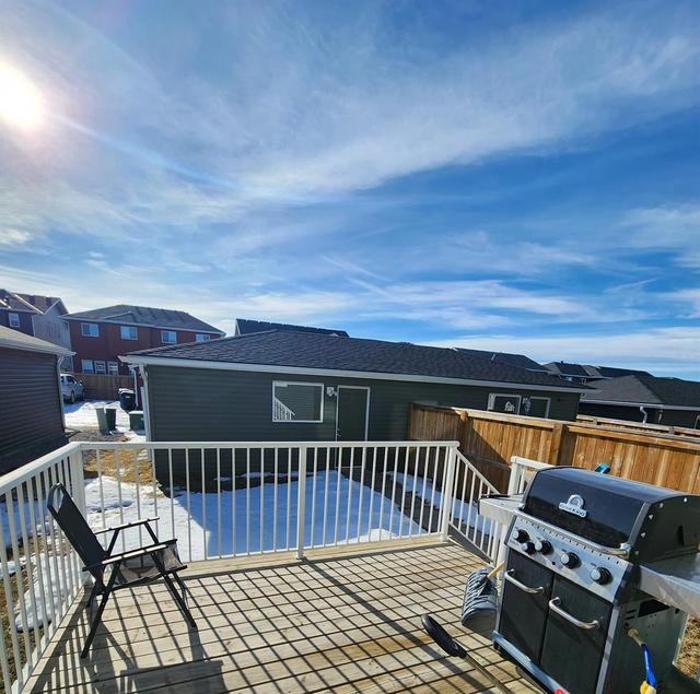 81 Redstone Common Ne, Home with 3 bedrooms, 2 bathrooms and 2 parking in Calgary AB | Image 10