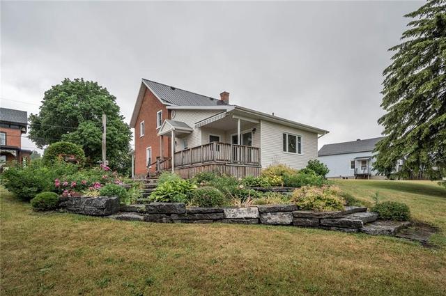 63 Union Street, House detached with 3 bedrooms, 2 bathrooms and 4 parking in Champlain ON | Image 2