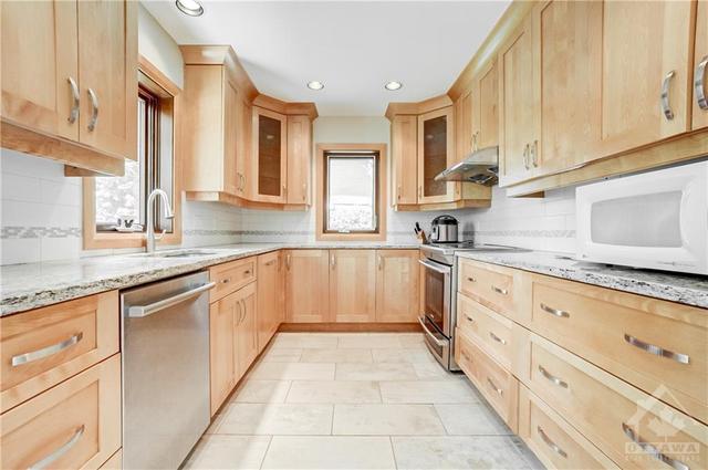 40 Pond Street, House detached with 5 bedrooms, 3 bathrooms and 6 parking in Ottawa ON | Image 18