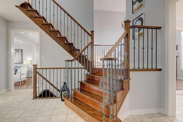 72 Oakborough Dr, House detached with 4 bedrooms, 4 bathrooms and 6 parking in Markham ON | Image 3